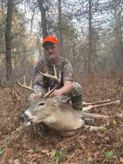 Jerry Hall of Curtisville got a beauty!  A 10 point from Alcona County!