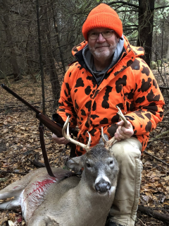 Randy Shultz of Posen with a nice 8 point!  