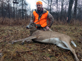 Steven Hallett of Fowlerville bagged a National Forest 5 point!