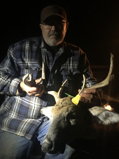 Deryl Johnson form Hale Bags another one!  & Points!  Nice big buck should be bigger but he was a fighter broke most of his horns off, 
