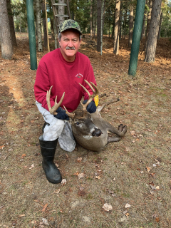 Lindsey Bielby of Tawas City Shot this 11 Point chasing a doe the second morning of the season!