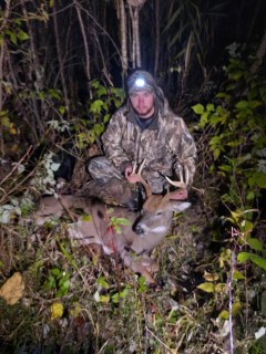 Johnathan Bellows of Turner Bagged an 8 point!