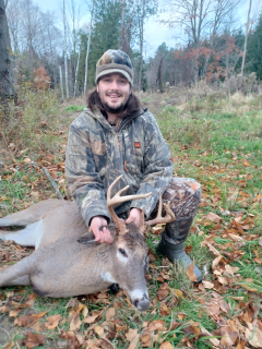 Donald Guza of Harbor Beach with his 7 point!