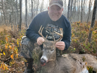 Bryan Bishop of bay City Bagged his  8 point in Plainfield Twp.