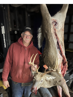 Raymond Steenberg of Glennie with his 8 point!