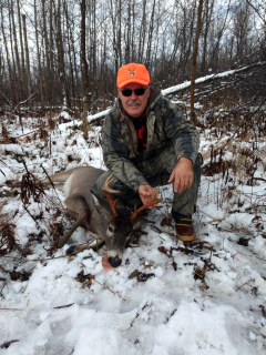 Steve Ayling of Brighton with his Wilber Township 8 point!