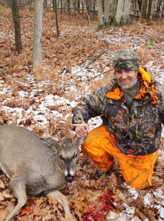 Jeremy Green of Turner picture with his Tawas 9 Point!