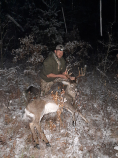 Chris Munger of Hale with his Iosco County 8 point!