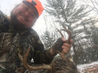 James Geyer of Whittemore with his Iosco County 7 point!   Less than 30 minutes afternoon hunt