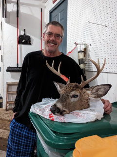 Mark Vennix of Kawkawlin with his 8 point!