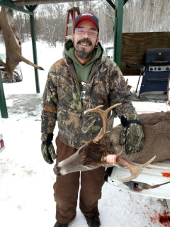 Rodger Welch of Grayling with his 8 point!