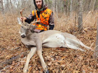 Tyler Henry from Oscoda with his 8 point!