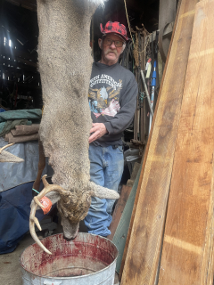 Roy Rifenbark of Barton City Bagged his 6 point in Alcona County!