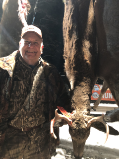 Norman Lendzion of Bryon Michigan bagged his 6 point in Baldwin Township!