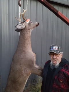 Gary Tomlinson of East Tawas Bagged his 6 point in Mikado!