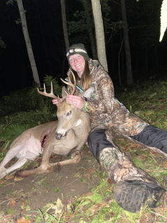 Bayley Gehring from Harbor Beach Bagged an 8 point in Port Hope!