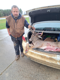Scott Loss from Palms bagged an 8 point in Sanilac County!   He was checking for does back and forth in a partially cut corn field I had permission in so I snuck back as far as I dared and after a bit he gave me a broad side shot at 110 yards