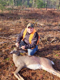 Jason Kramer from Bay City bagged a 3 point in Hale!