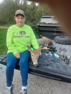 Bobbie Ristau of Alpena Bagged a 5 point in Alpena!w