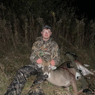 Gage Kangas of Hale bagged an 8 point!