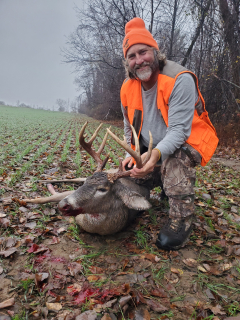 Jason Nowisski from Harbor Beach bagged his 10 point in Huron County!10 point opening morning 