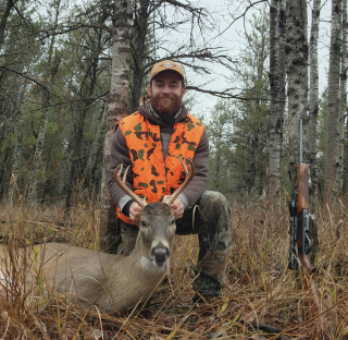 Tyler Henry from Oscoda Bagged his 8 point in Osoda!  : Came in grunting at a few lone fawns at 8:30 on public land.