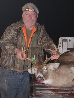 Ron Carpenter from Hale Bagged his 8 point in Iosco County!