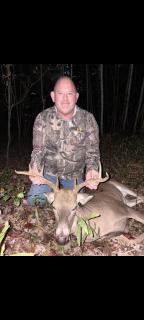 Jeff Felske from Midland County  bagged a 9 point in Midland County!Short and Wide 19-1/4