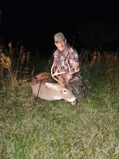 Bob Pipish from Whittemore bagged an 8 point in Arenac County!