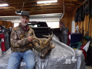 Steve Titchnell from Whittemore bagged an 8 point in Whittemore!