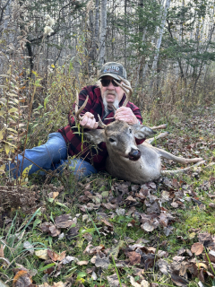 Bud Tomlinson from East Tawas bagged an 8 point in Mikado!